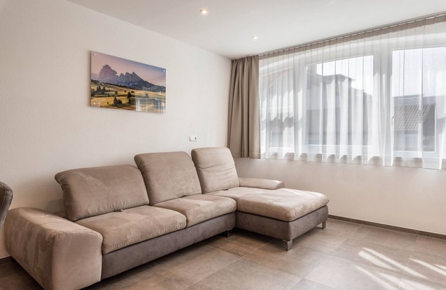 'Residencia Diana Apartamento 401' con vistas a la montaña y Wi-Fi