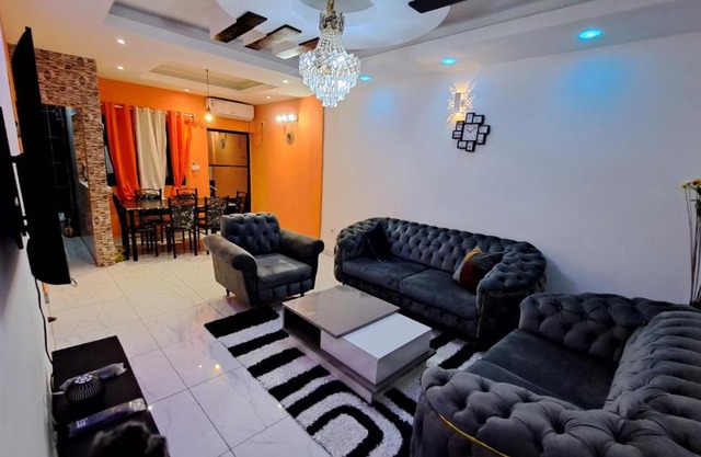 Residence GermanoTech Logbessou appartement meublé 2ch,1salon eau chaude,Wifi,parking,virgile,menagere,canalsat