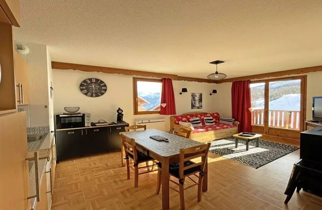Residence Les Gentianes - GEC2 - 2 bedroom apartment with large balcony