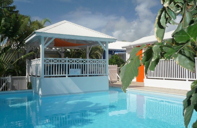 LES VILLAS CREOLES residencia a 70 metros de una laguna - Villa INDIGO