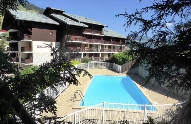 Residence Val Blanc 2 - Spacious apartment for 6 people in duplex of 43m2 in the heart of the village and close to the slopes