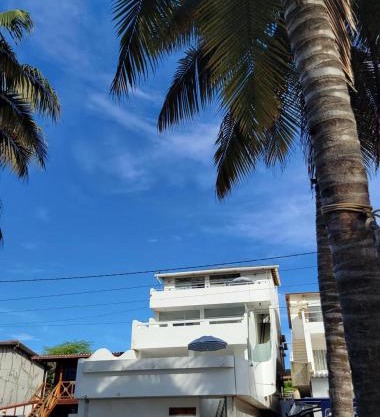 Residencia Madona del Mar - Casa Frente al Mar con Piscina