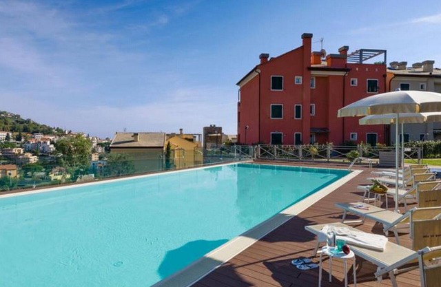 APARTAMENTO RESIDENCIAL CON SOLARIUM Y PISCINA EN EL COMPLEJO