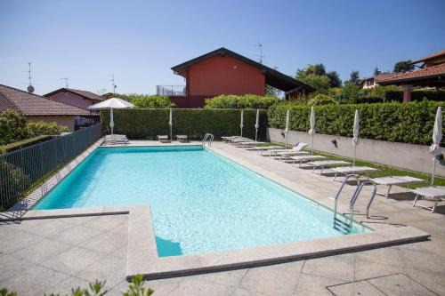 Residenza La Corte Visconti - Deluxe flat with pool and patio