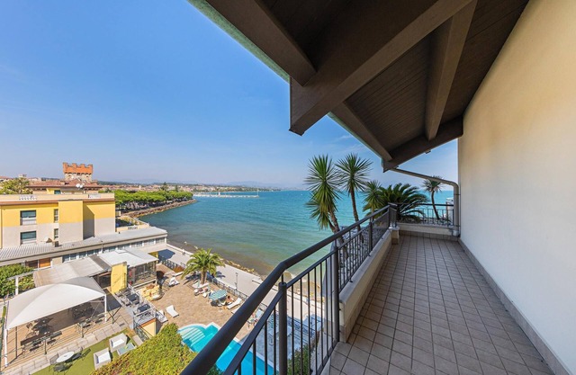 Residenza Miralago With Pool - Penthouse With Lake View