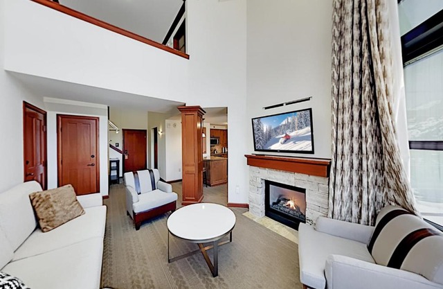 Resort at Squaw Creek's 810 & 812