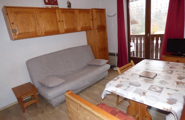 Centro estación, 2.o piso, balcón, local para esquís, 25m², Valloire