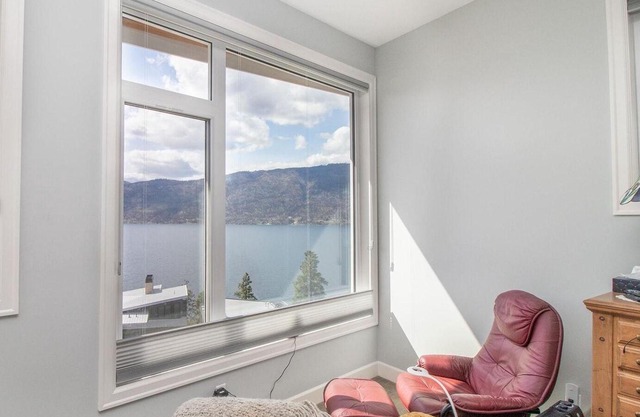Resort Home in Lake Okanagan - Lake Views/Pools/Hot Tubs/Gyms/Wine Trails/Golf