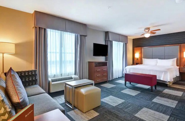 Resort Living at Its Best:2 Accessible Units w/ Free Breakfast and Parking