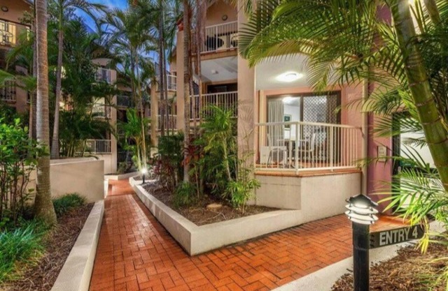 Resort living in city centre with free parking