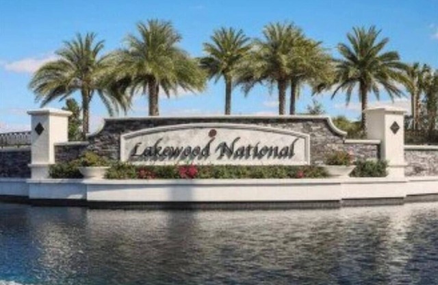 Resort Style Condo inside Lakewood National Golf Club