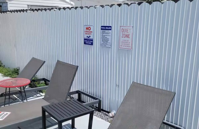 Resort style Hollywood beach gem, close to Casino and beach