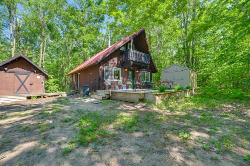 Resort-Style Perks - Cabin in Lakes of the North!
