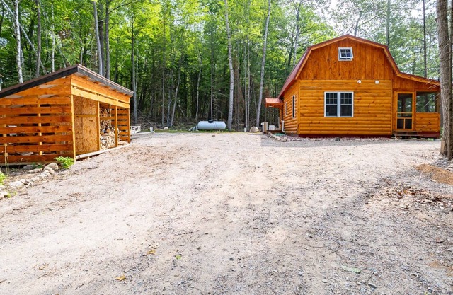 Rest on Silver Lake - The Bella : Cozy couples retreat!