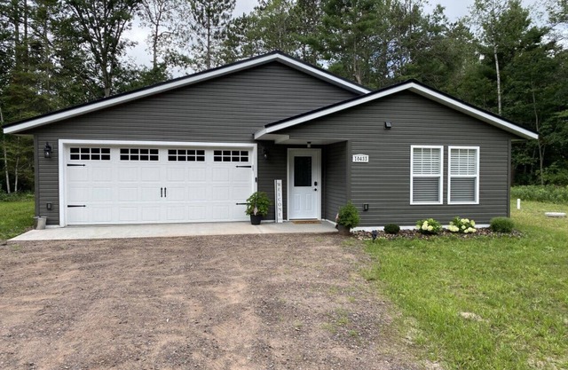 Restful Escape: Pet-Friendly 3BR with Trail Acc & Game Rm