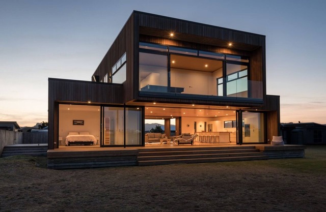 Restful, Lakeview, Golf Green, Architect's unique Bach.