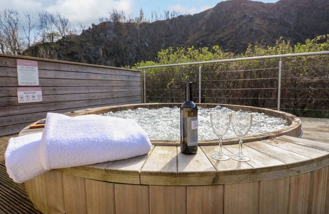 RESTHARROW LODGE, que admite mascotas, con jacuzzi en Bamburgh, Ref 997545