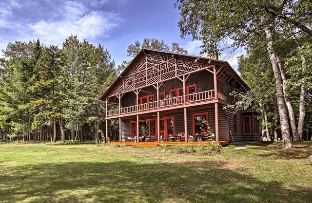 Restaurada casa histórica frente al lago con vistas panorámicas