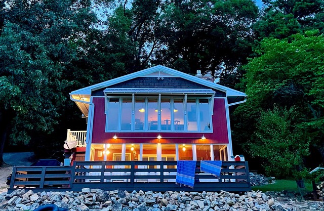 ¡Recientemente remodelado para 2020! ¡En el hermoso lago Table Rock en las montañas Ozark!