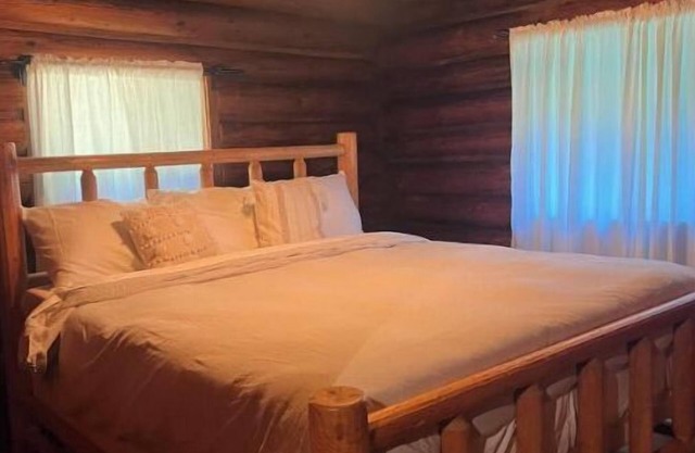Restored log cabin in Ashford near Mt.Rainier