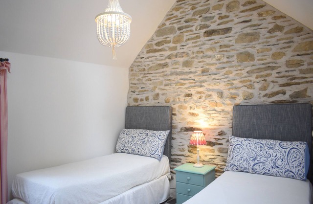 Restored traditional, old world cottage overlooking the sea in Kinsale