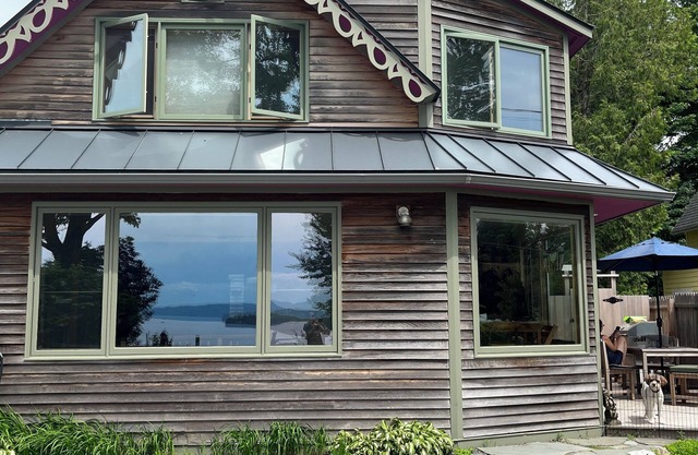 Retreat Home on Lake Champlain, minutes from Burlington, UVM and ski resorts