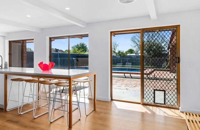 Retreat House close to central Yarrawonga and the Splash Park.