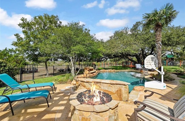 Retreat House, pool, spa, stunning sunsets in the Hill Country