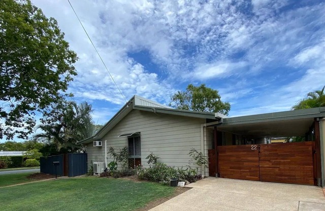 RETREAT ON JANZ cheerful 4BR home, pool/games room