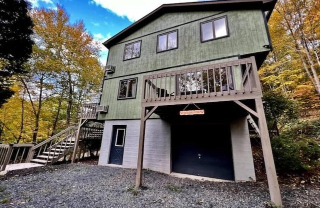 Retreat to Jackson's Ridge and enjoy the Poconos!