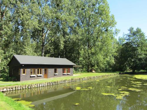 Retreat with Ponds, Braibant