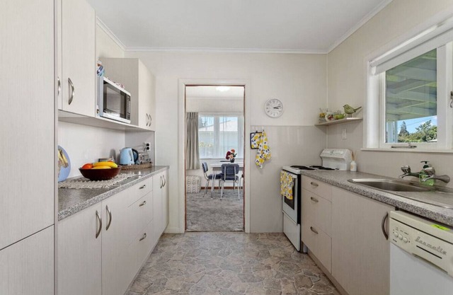 Retro Cottage in Opotiki CBD