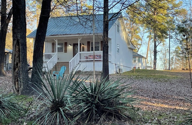 Retro Retreat at Lake of the Pines
