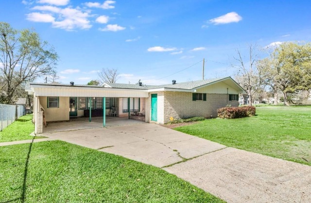 RETRO RETREAT - Perfect Get Away In Washington, La with WiFi, AC & MORE