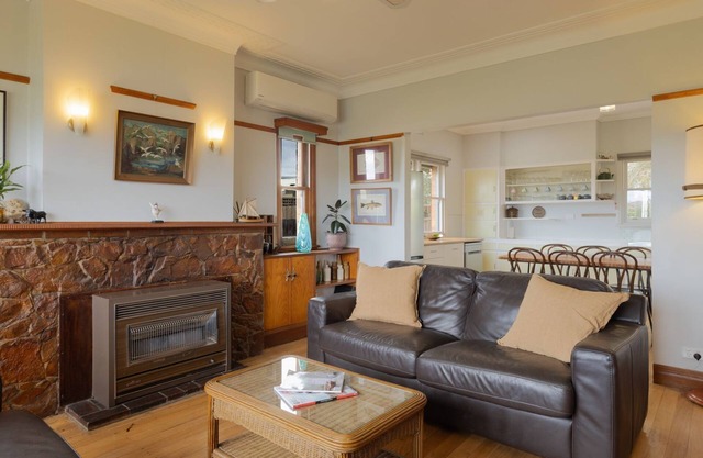 Retro Retreat - Pet Friendly
