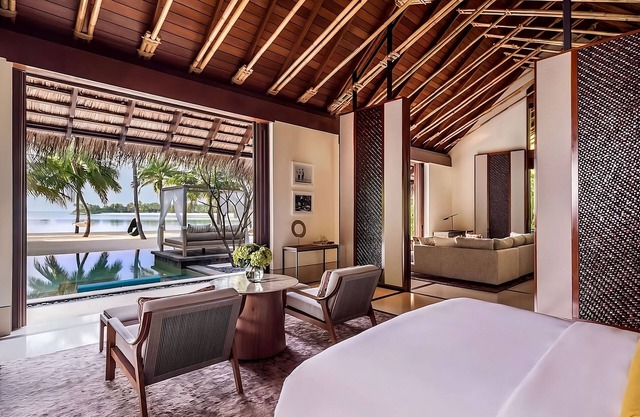 Revel in the Lap of Luxury! Private Pool, Balcony w/ Beach View, Private Spa Tub