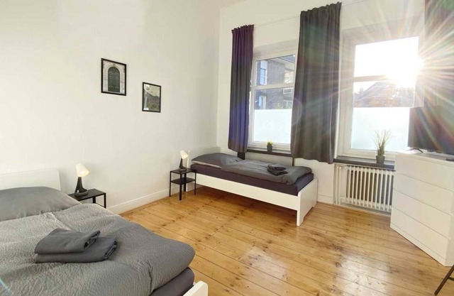 Rh01 - Geräumige Ferienwohnung mit Terrasse und Garten in Rheine, 110 qm, 1 Wohnzimmer, 4 Schlafzimmer, Max. 8 Personen