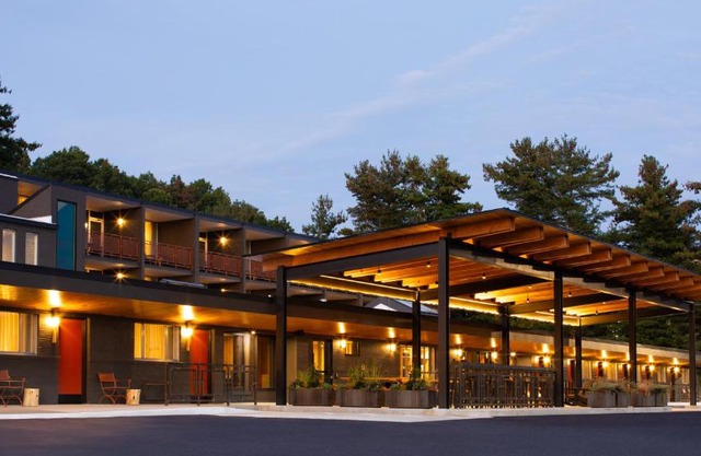 Rhode's Motor Lodge