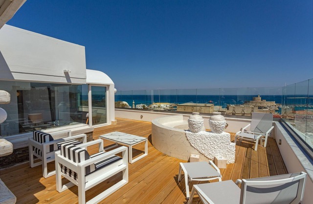 Rhodos Horizon City- Adults only