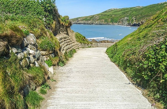 Rhyd Angharad Barns