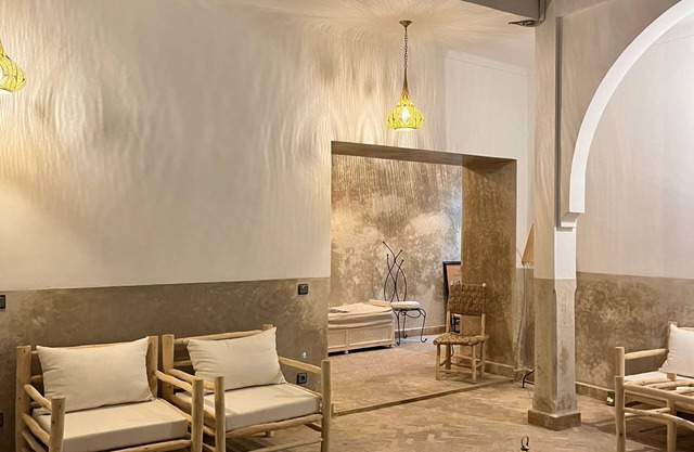 RIAD NAFORA