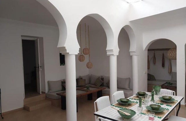 Riad plain pied 2 chambres jardin terrasse & bassin