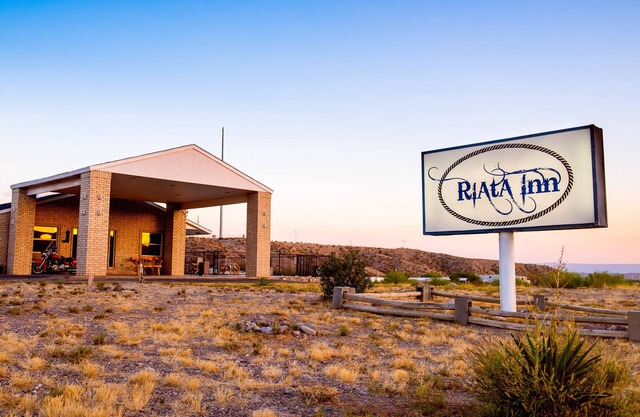 Riata Inn
