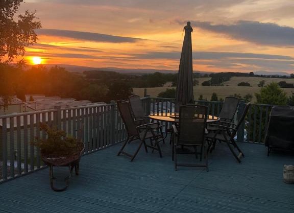 Ribble Valley Escape, 2 bed static caravan with views that take your breath away!