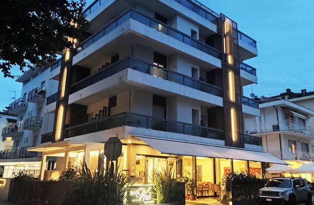 RICCIONE BEACH HOTEL-VERO' BOUTIQUE HTL