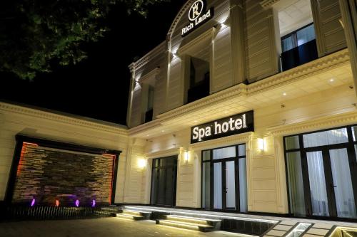 Rich Land Hotel