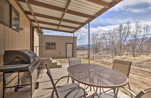 Richfield Home w/ Views ~ 13 Miles to Nat'l Park
