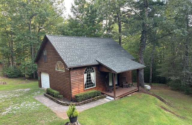 Ride or Drive the "Tail of the Dragon"-Smokey Mountain Cabin