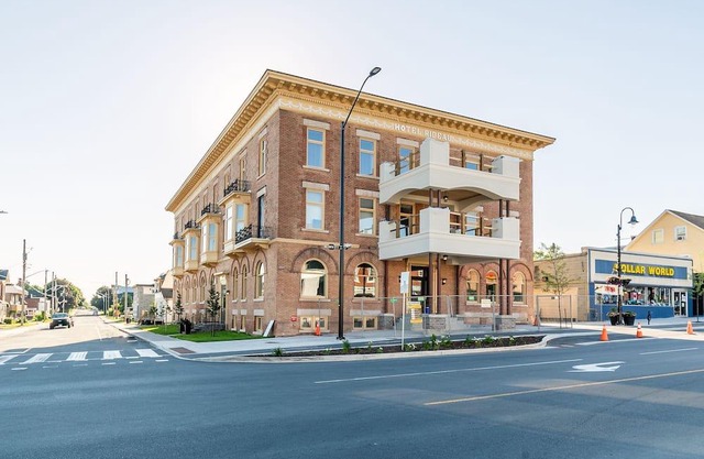 Rideau 2Br Signature Apartments. Free Parking