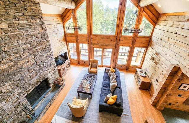 Ridge House - Modern Log Home Nestled on top of a Private Mountain